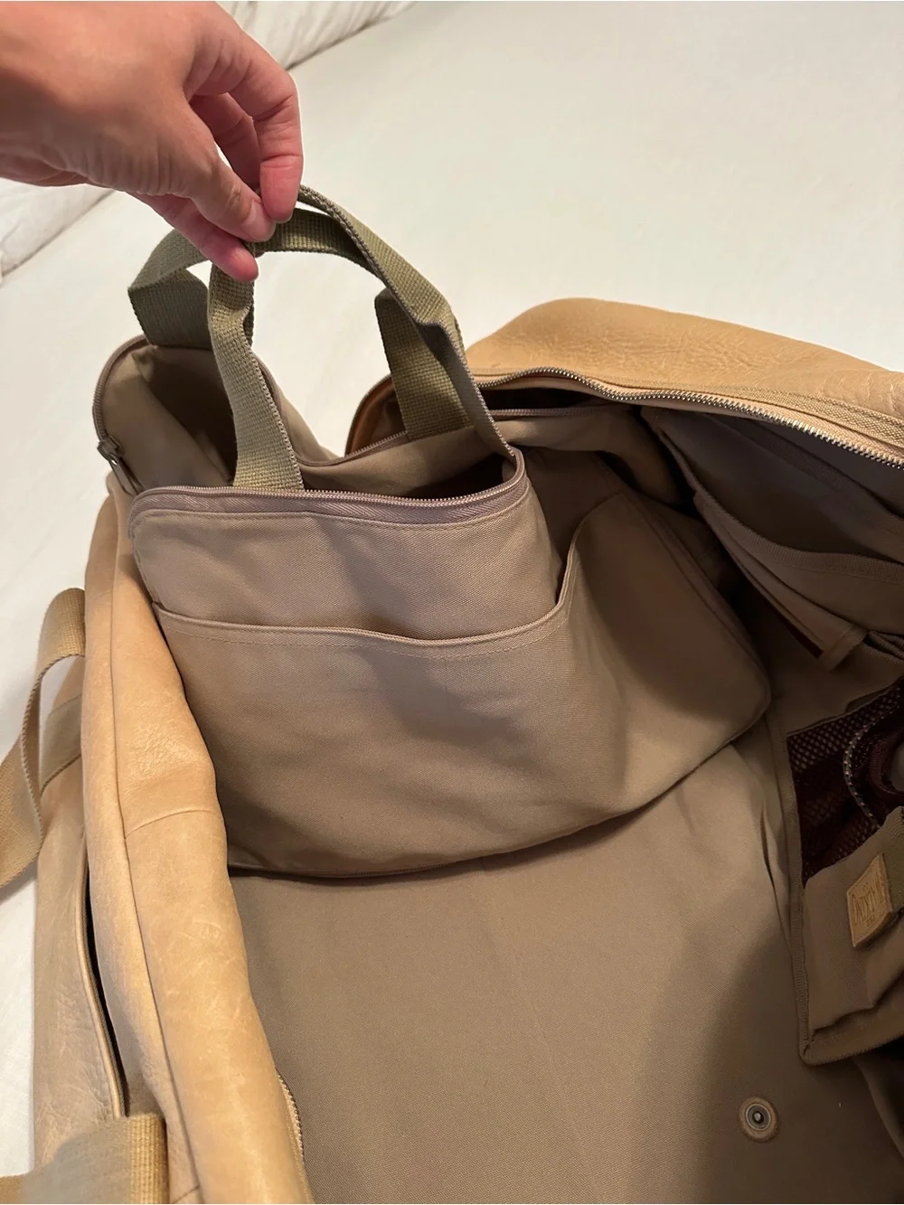 Men or Women’s Tan Leather Weekend Duffel Bag